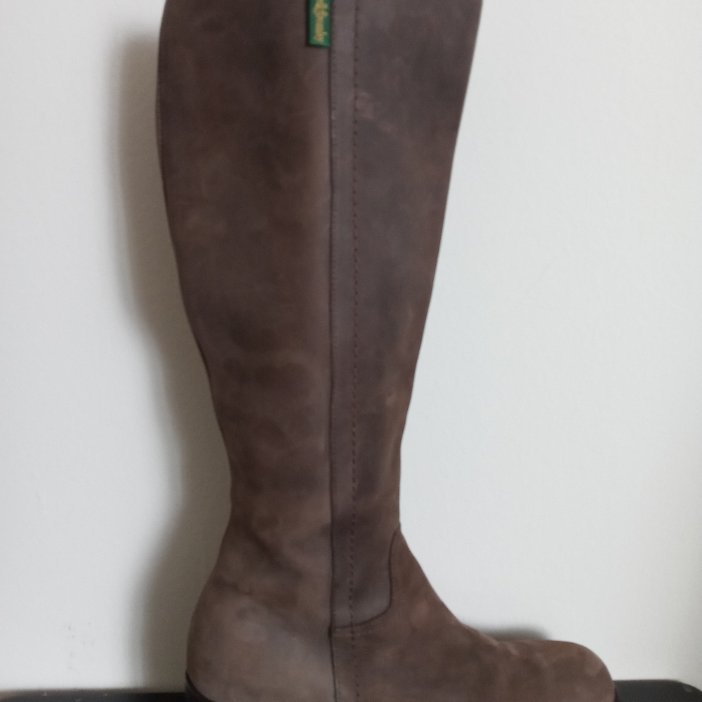 Russell & Bromley bots
